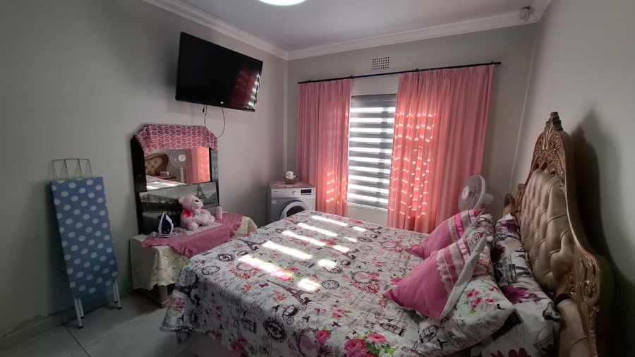 3 Bedroom Property for Sale in Elandia North West
